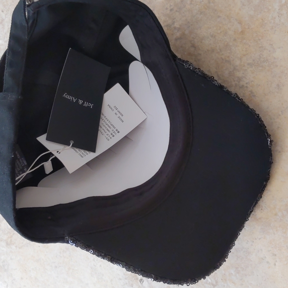 Super Cute Butterfly Snapback Hat - Picture 3 of 4